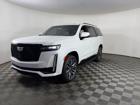 Used 2024 Cadillac Escalade Sport Platinum image 3