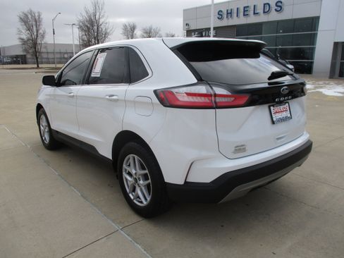 Used 2024 Ford Edge SEL w/ Convenience Package image 4