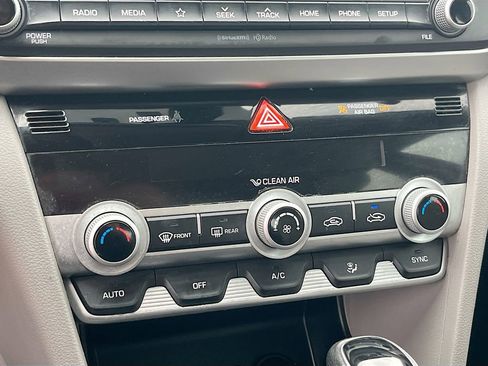 Used 2020 Hyundai Elantra SEL FWD image 15