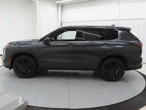 New 2026 Mitsubishi Outlander LE FWD image 7