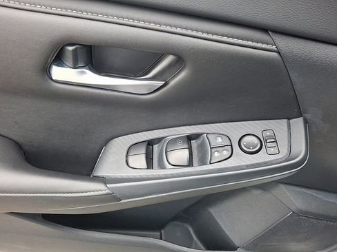 Used 2025 Nissan Sentra SV image 13