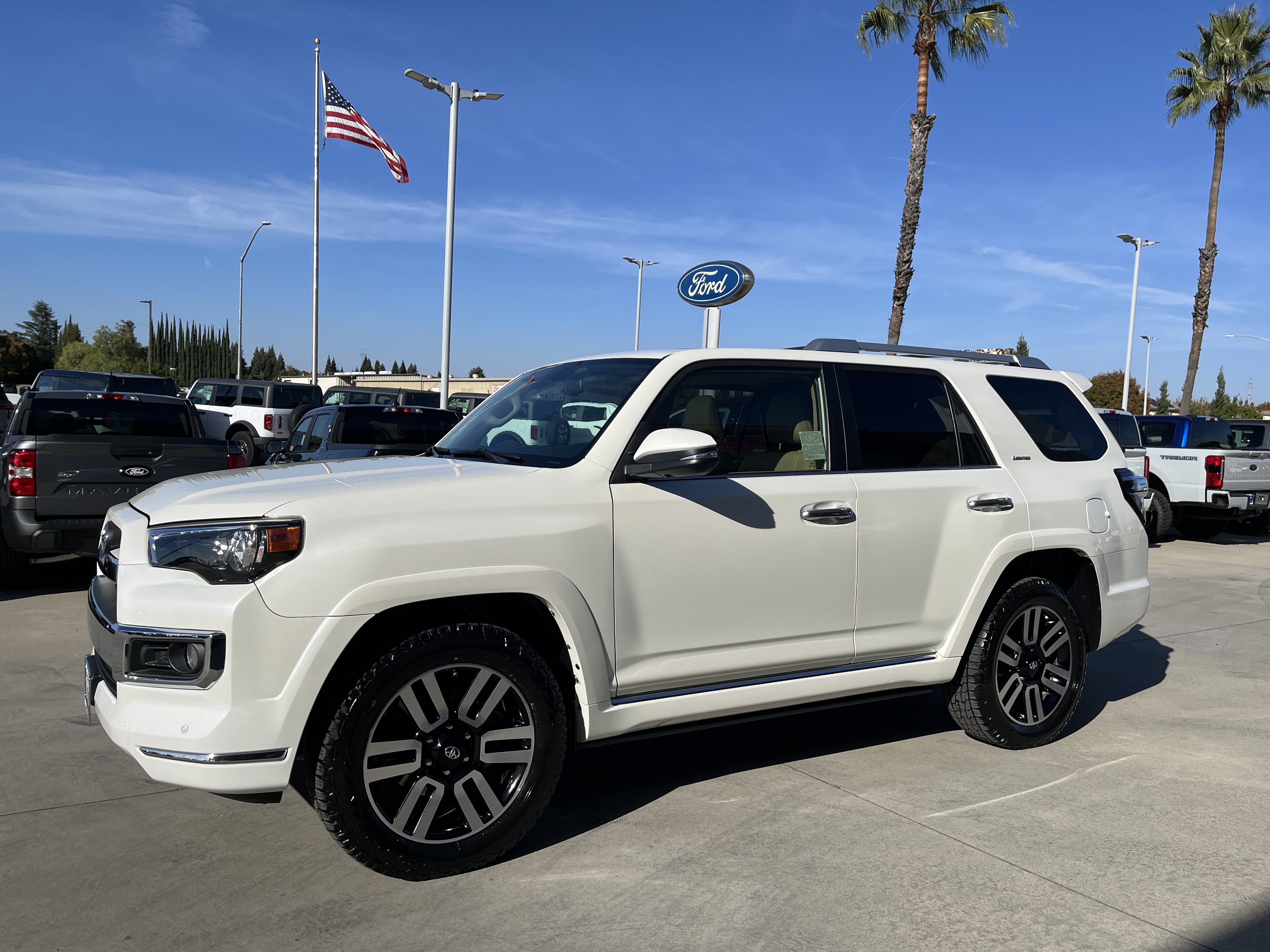 Used 2019 Toyota 4Runner Limited AWD/4WD image 2