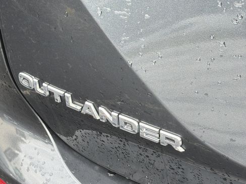 Used 2024 Mitsubishi Outlander SE FWD image 14