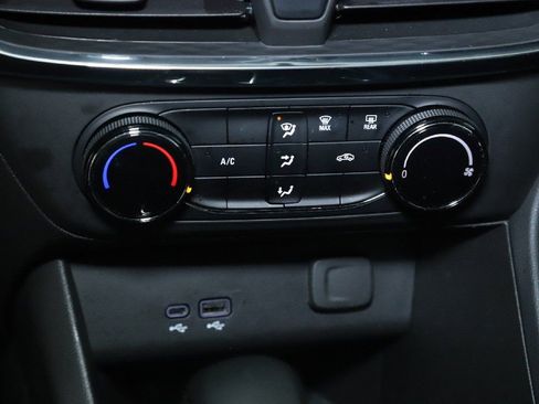 Used 2025 Buick Encore GX Preferred image 26