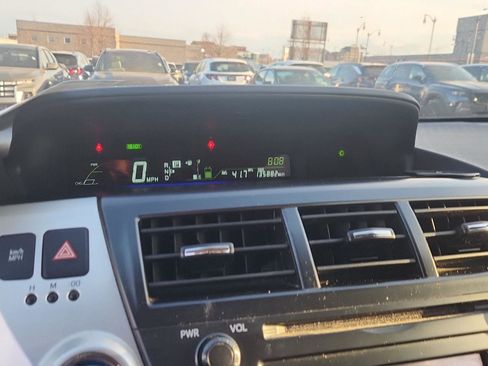 Used 2014 Toyota Prius V Three image 20