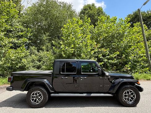 Used 2021 Jeep Gladiator Sport AWD/4WD image 5