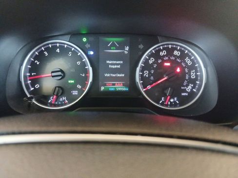 Used 2022 Toyota RAV4 XLE Premium FWD image 11