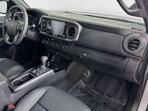 Used 2021 Toyota Tacoma TRD Off-Road w/ TRD Premium Off Road Package image 27