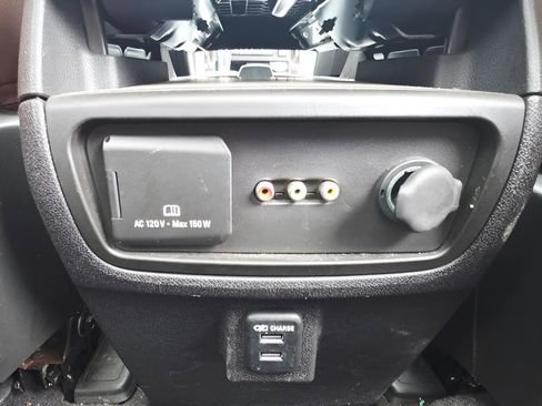 Used 2015 Chevrolet Traverse LTZ image 24