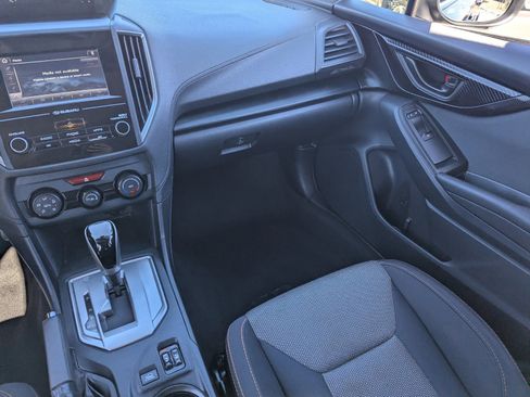 Used 2018 Subaru Crosstrek 2.0i Premium w/ Eyesight System image 18