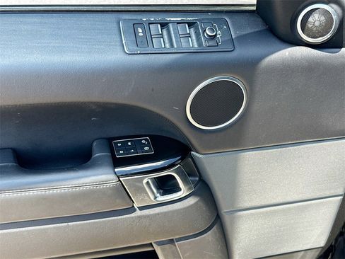 Used 2017 Land Rover Range Rover Sport HSE image 19