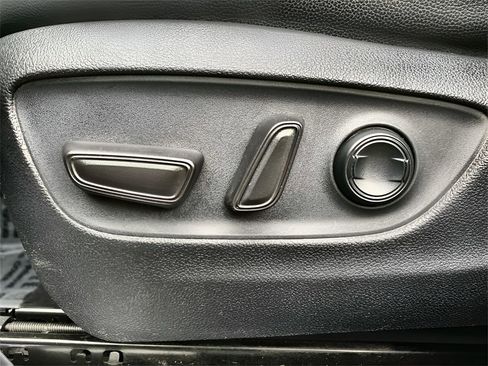 Used 2020 Toyota Highlander Platinum image 14