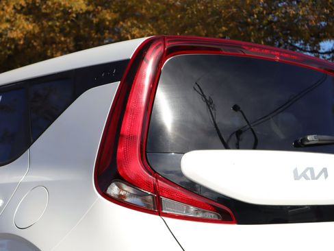 Used 2022 Kia Soul LX w/ Technology Package image 34