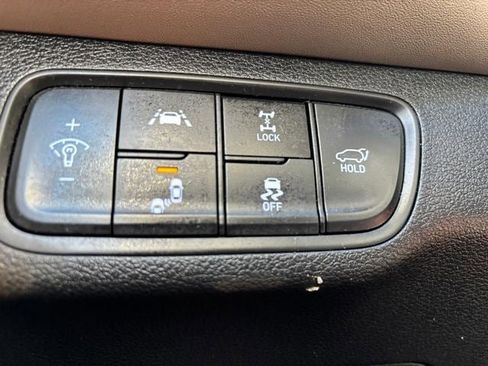 Used 2020 Hyundai Santa Fe Limited image 24