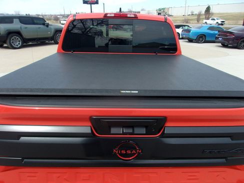 Used 2025 Nissan Frontier PRO-4X image 10