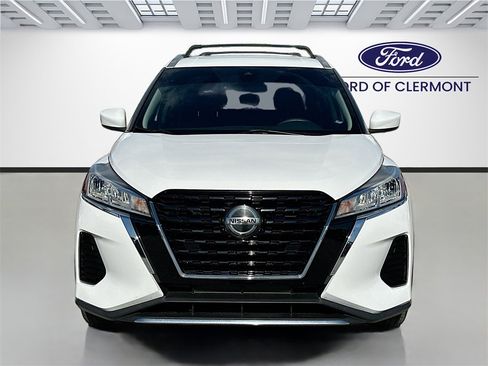 Used 2021 Nissan Kicks SV w/ Exterior Package image 2