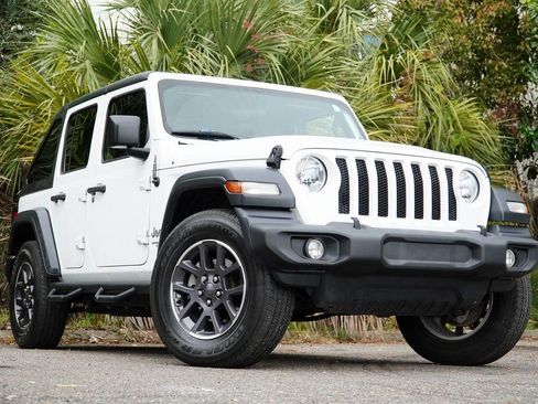 Used 2018 Jeep Wrangler Unlimited Sport S image 2