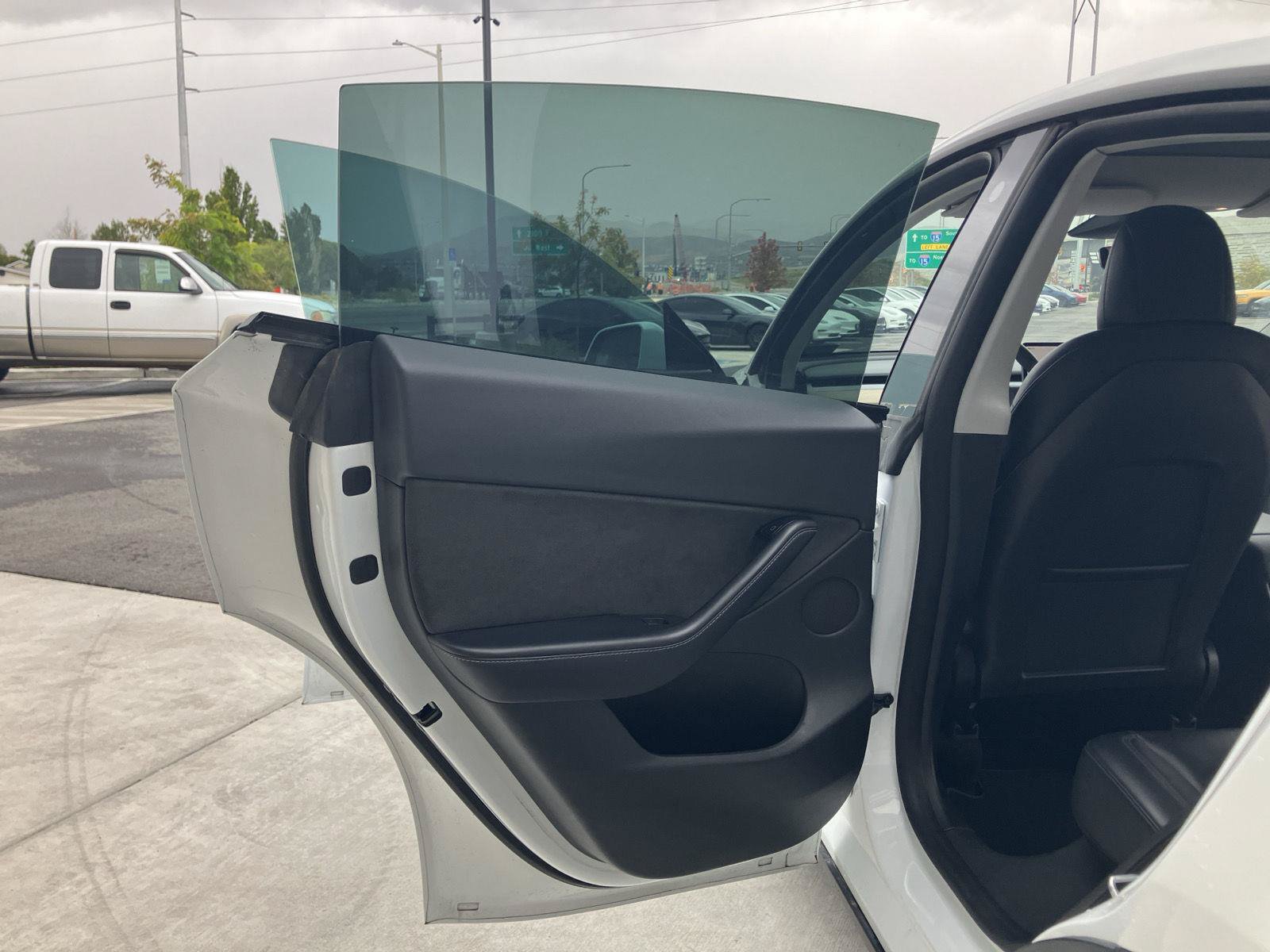 Used 2022 Tesla Model Y Long Range AWD/4WD image 14