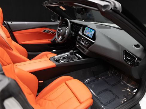 Used 2025 BMW Z4 M40i w/ Edition image 67