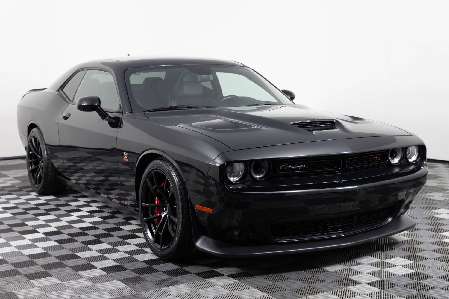 Used 2021 Dodge Challenger R/T Scat Pack w/ Dynamics Package RWD image 11