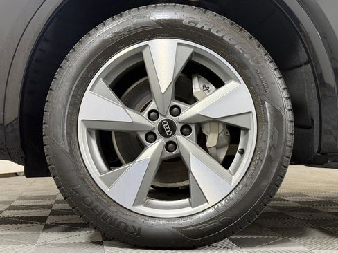 Used 2025 Audi Q5 2.0T Premium w/ Convenience Plus Package image 12