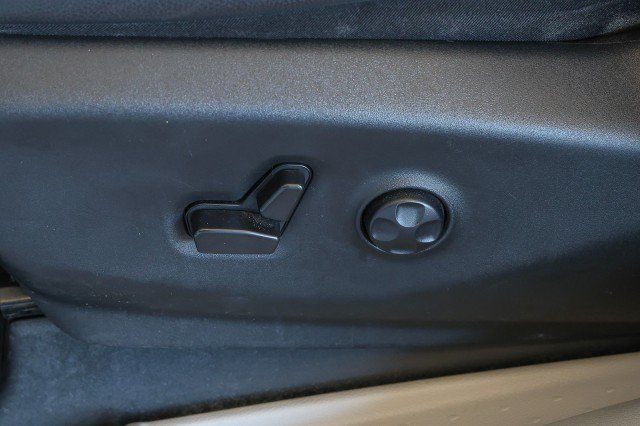 Used 2022 Chrysler Pacifica Touring-L FWD image 10