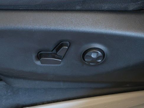Used 2022 Chrysler Pacifica Touring-L FWD image 10