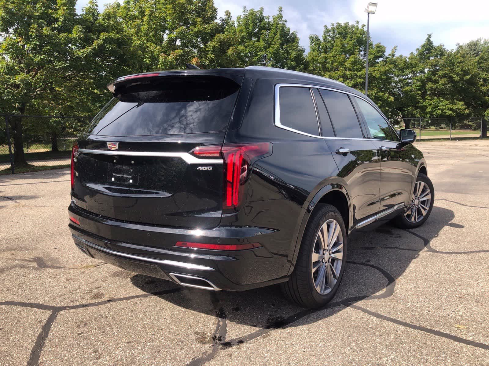 Used 2024 Cadillac XT6 Premium Luxury w/ Technology Package AWD/4WD image 3