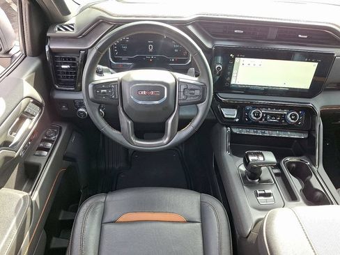 Used 2024 GMC Sierra 1500 AT4 w/ Technology Package AWD/4WD image 12