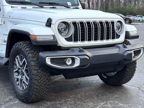 Used 2024 Jeep Wrangler Sahara w/ Technology Group image 2