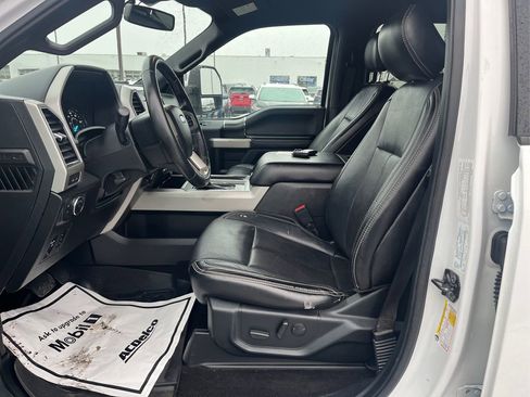 Used 2019 Ford F150 Lariat image 9