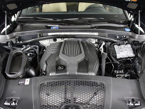 Certified 2026 Porsche Macan image 26