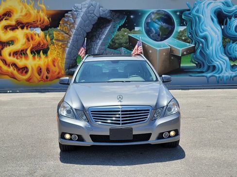 Used 2011 Mercedes-Benz E 350 4MATIC Wagon image 3