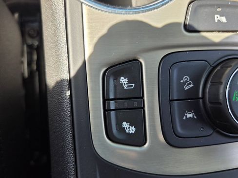 Used 2024 GMC Terrain Denali AWD/4WD image 26