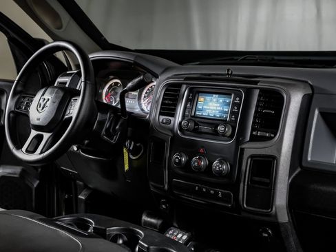 Used 2018 RAM 2500 Tradesman w/ Chrome Appearance Group AWD/4WD image 23