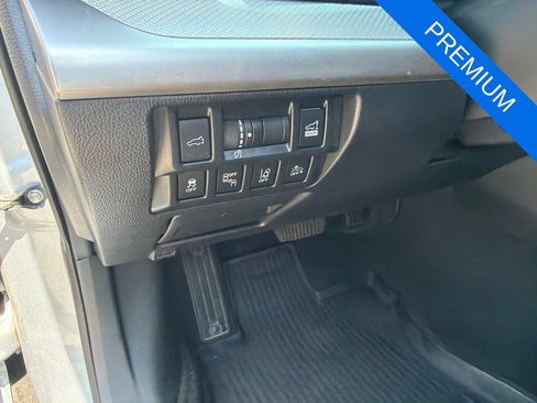 Used 2018 Subaru Outback 2.5i Premium AWD/4WD image 12