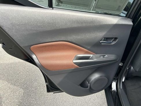 Used 2020 Nissan Kicks SR FWD image 19