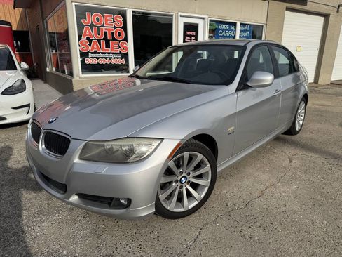 Used 2011 BMW 328i xDrive Sedan AWD/4WD image 2