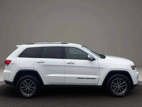 Used 2017 Jeep Grand Cherokee Limited AWD/4WD image 6