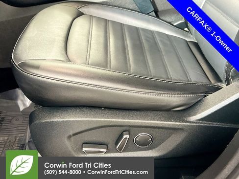 Used 2017 Ford Edge SEL w/ Equipment Group 201A image 23