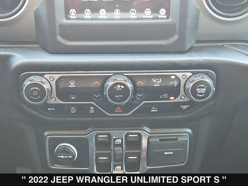 Used 2022 Jeep Wrangler Unlimited Sport AWD/4WD image 21