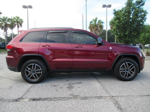 Used 2019 Jeep Grand Cherokee Trailhawk w/ Trailhawk Luxury Group AWD/4WD image 2