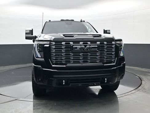 Used 2025 GMC Sierra 2500 Denali Ultimate image 2