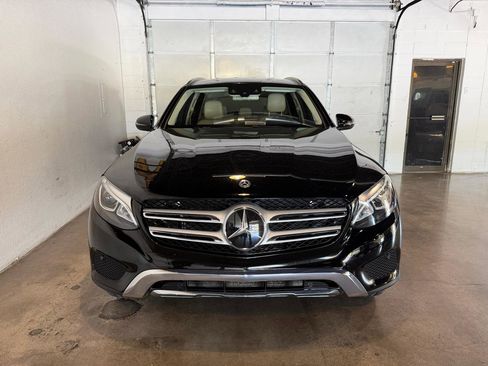 Used 2019 Mercedes-Benz GLC 300 4MATIC image 4