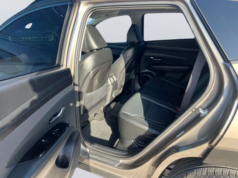 Used 2025 Hyundai Tucson Limited AWD/4WD image 12