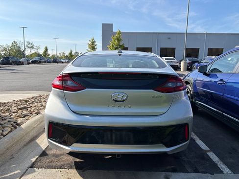 Used 2018 Hyundai Ioniq Limited w/ Limited Ultimate Package 03 FWD image 4