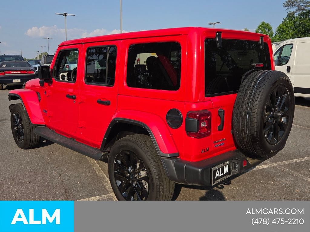 Used 2025 Jeep Wrangler Unlimited Sahara AWD/4WD image 11