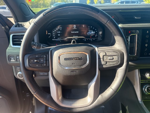 Used 2023 GMC Yukon XL Denali w/ Advanced Technology Package AWD/4WD image 16