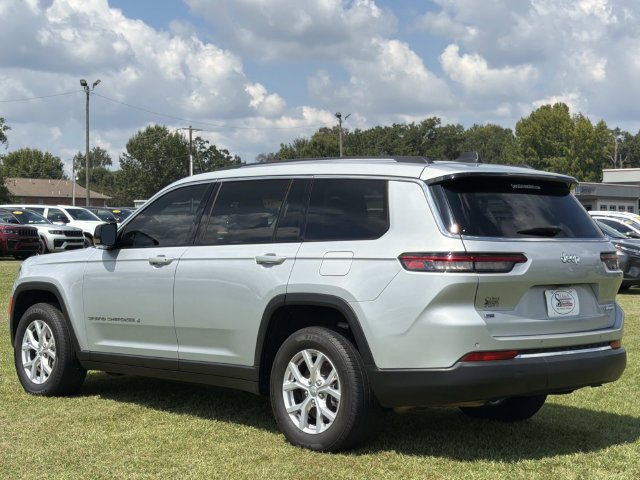Used 2022 Jeep Grand Cherokee L Limited RWD image 9