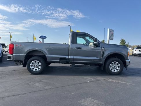 Used 2023 Ford F250 XLT AWD/4WD image 4